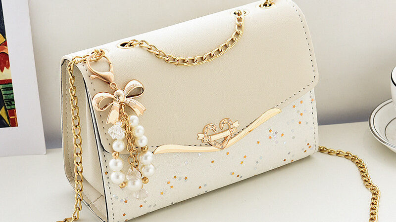 Descoberta do dia: Bolsa Feminina com Corrente por R$45.00